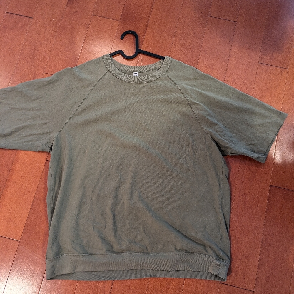 UNIQLO BAGGY T-SHIRT